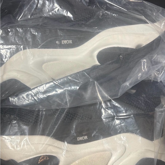 Dior Men's Black Mesh & Leather Chunky-Sole Sneakers with Cream Midsole - Picture 5 of 8